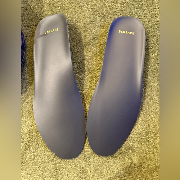 Versace Trigreca 🔥🔥🔥 - Picture 3 of 7